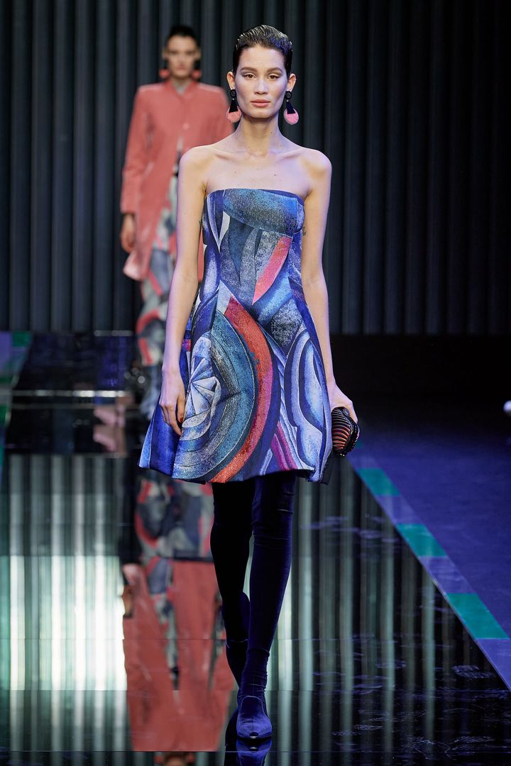 ジョルジオ アルマーニ 2022-23年秋冬コレクションより。