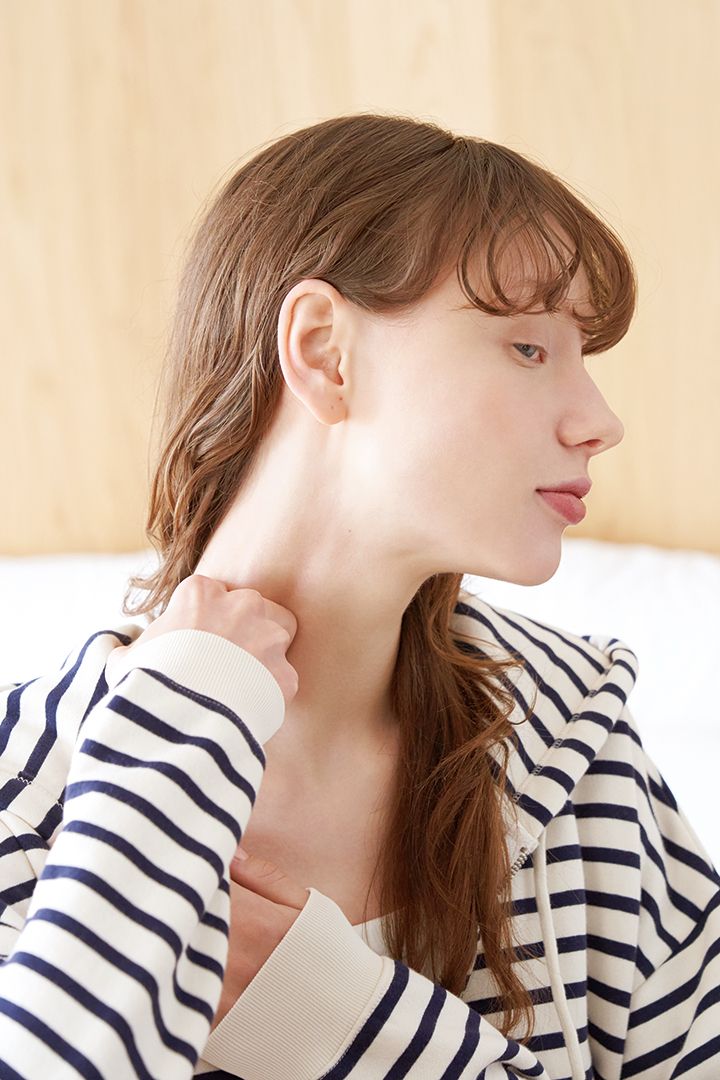 髪の広がりをどうにかしたい…プロのヘアメイク直伝の頭皮ケア