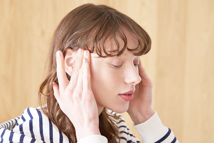 髪の広がりをどうにかしたい…プロのヘアメイク直伝の頭皮ケア