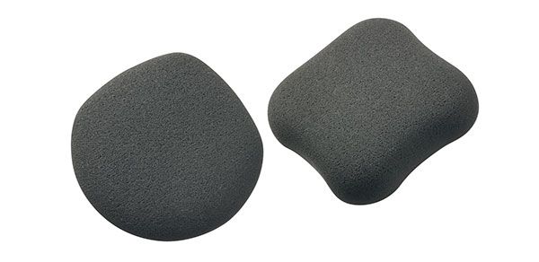 【左】ファンデーションが染みこみにくいパフ（クッションファンデ用） 【右】ファンデーションが染みこみにくいパフ