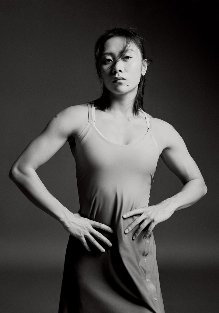 ドレス／SAMUEL GUÌ YANG（www.samuelguiyang.com）