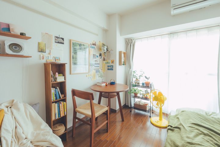 初めての一人暮らしは1K20㎡台が人気！ IKEAの万能ラックなどを活用したオシャレなインテリア3選
