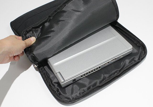 ダイソー 2WAYパソコンケース 収納力