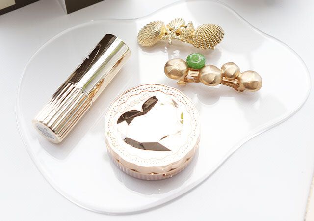 キャンドゥ アクセサリーステージ 水たまり型 コスメ置き 使用例