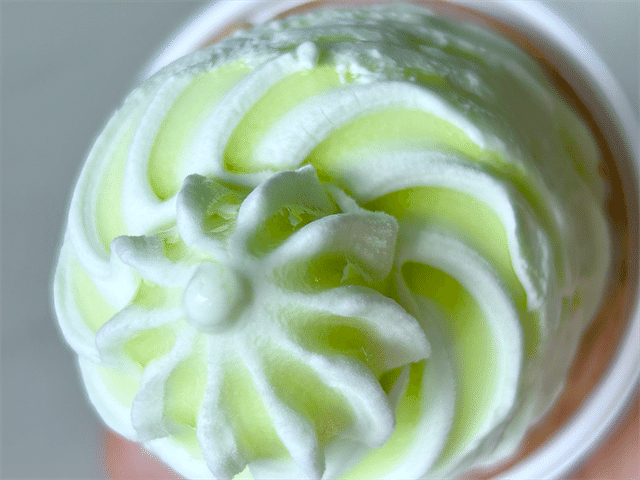 ７プレミアム ワッフルコーン マスカットオブアレキサンドリア トップ