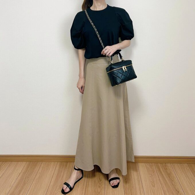 GU「リネンブレンドフレアミディスカート」