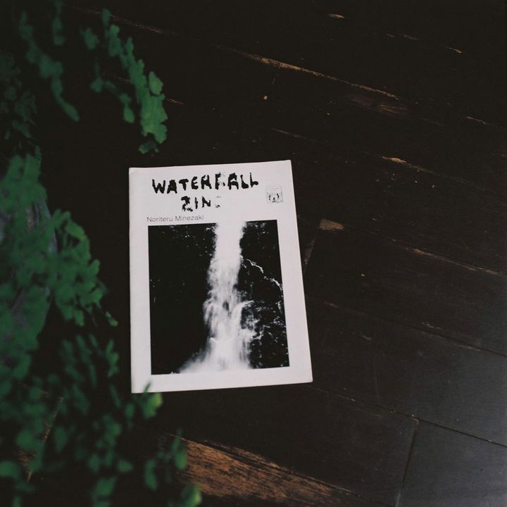 峯崎さんが作ったZine「WATERFALL ZINE」