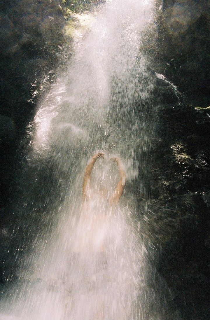 滝に打たれるコウさん