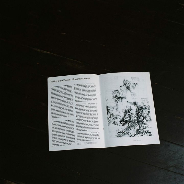 峯崎さんが作ったZine「WATERFALL ZINE」