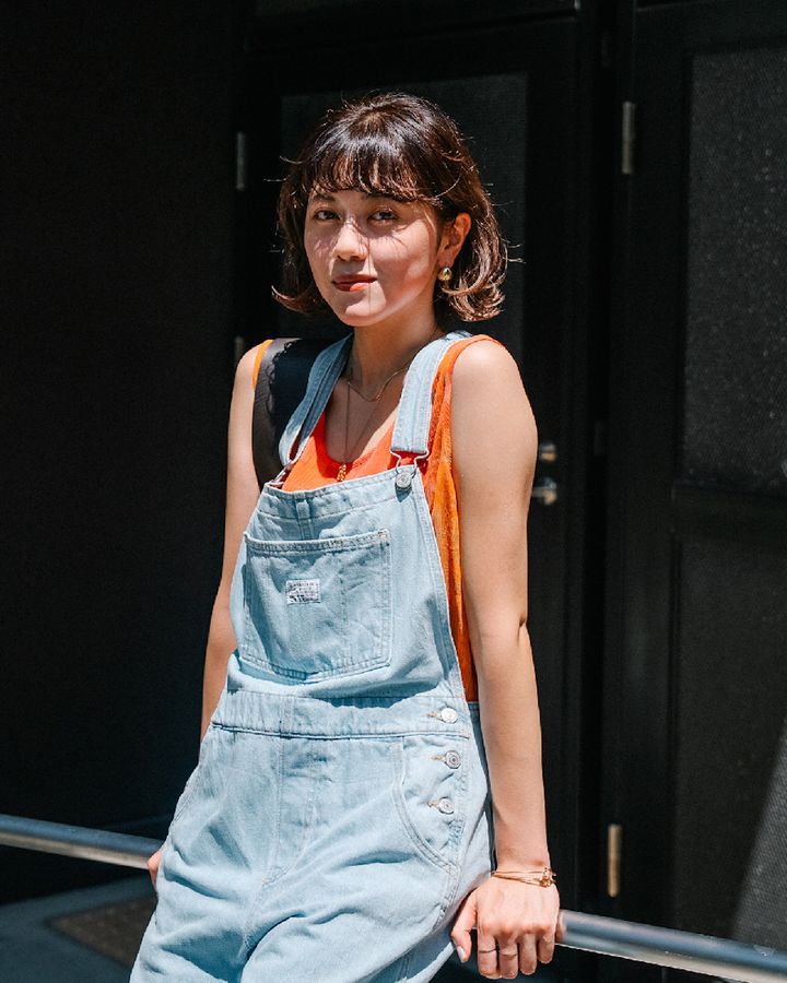ボーイッシュな“オーバーオール”のお手本スタイル5選。トップス次第でさまざまな装いに変化【TOKYO SNAP】