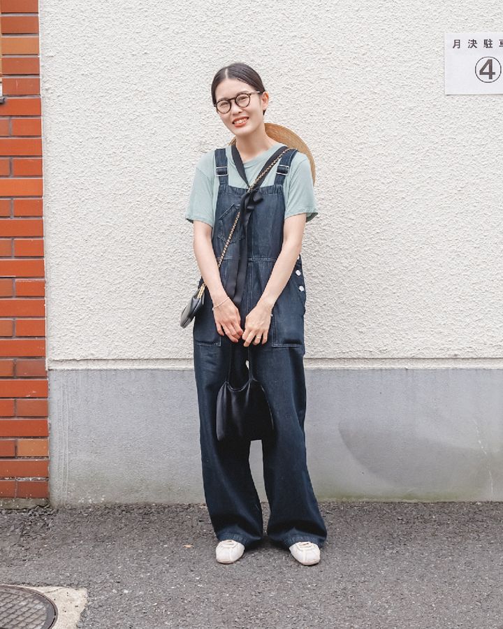 ボーイッシュな“オーバーオール”のお手本スタイル5選。トップス次第でさまざまな装いに変化【TOKYO SNAP】