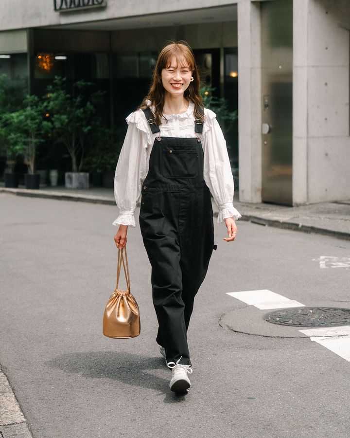 ボーイッシュな“オーバーオール”のお手本スタイル5選。トップス次第でさまざまな装いに変化【TOKYO SNAP】