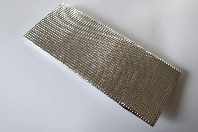 ダイソー エアコン日よけシート（32cm×80cm）