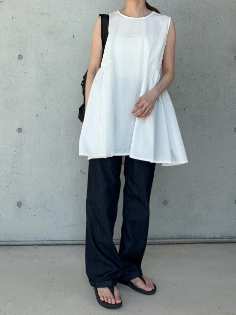 白ブラウスのコーデ1