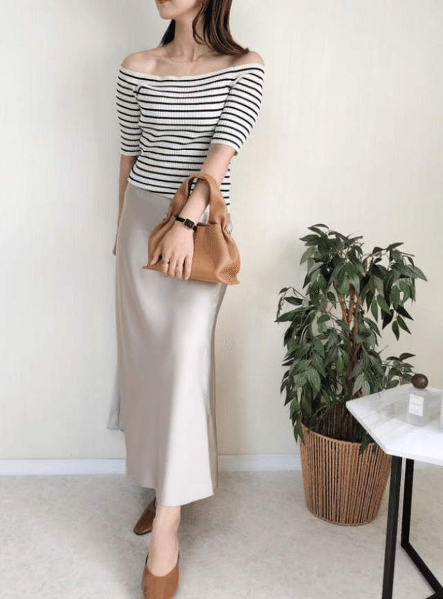 サテンスカート