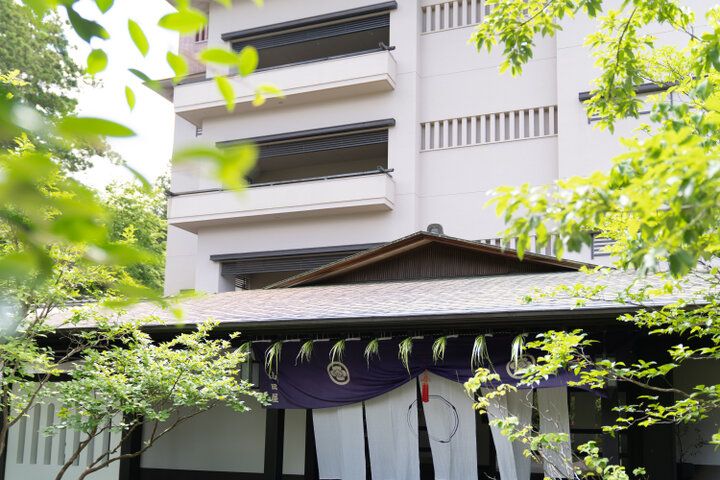 石川の美意識が詰め込まれた和のアフタヌーンティーを♪山中温泉の「花紫 茶房」で過ごす大人時間