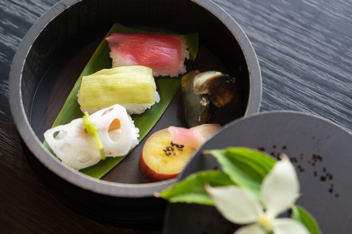 石川の美意識が詰め込まれた和のアフタヌーンティーを♪山中温泉の「花紫 茶房」で過ごす大人時間