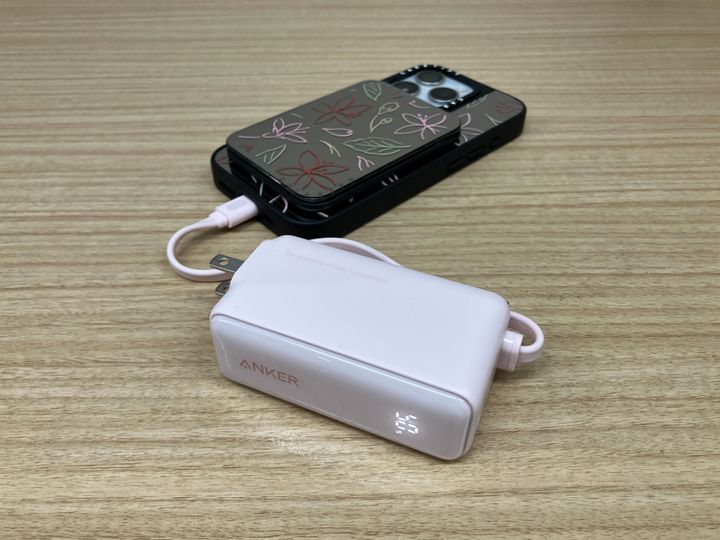 Anker Power Bank (30W, Fusion, Built-In USB-C ケーブル) https://amzn.asia/d/eEbK9Gy