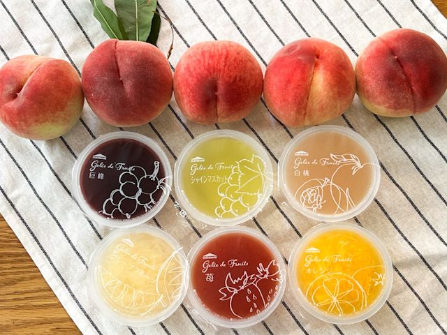 「山梨県産白桃とフルーツのジュレ詰合せ」の中身