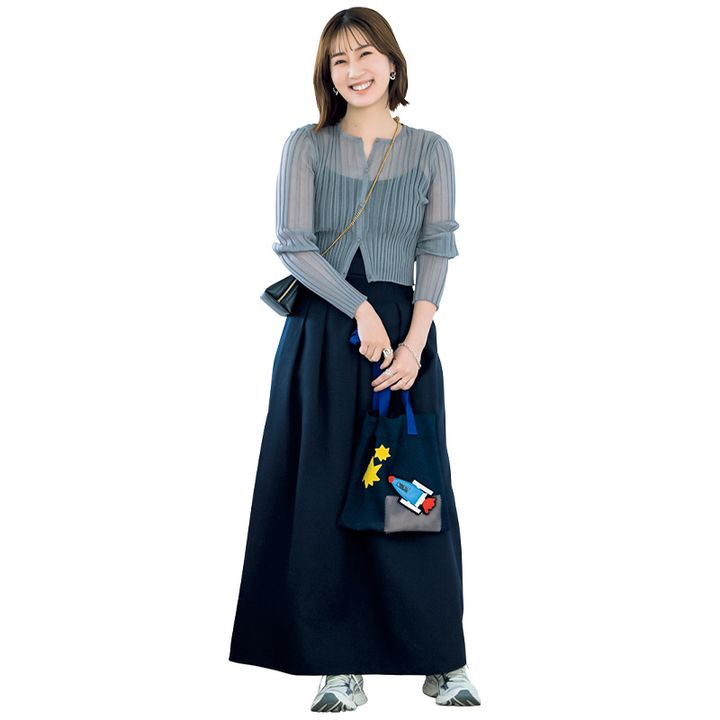 流行りのタンバルモリ風に仕上げた流れる前髪がおしゃれコーデと相性抜群