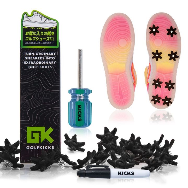 スニーカーがゴルフシューズになる！スパイクを取り付けるDIYキットが話題