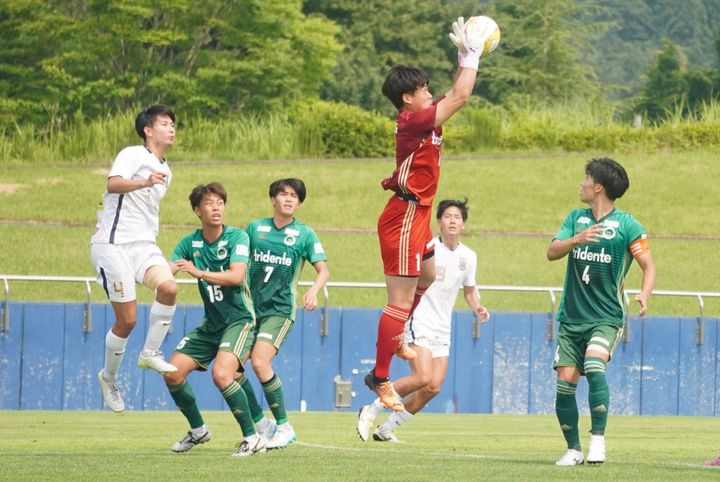 エデルソンを彷彿とさせるキック！無名校出身から東北学生最強の守護神に成長した仙台大GK泉竜聖が導いた大会3連覇