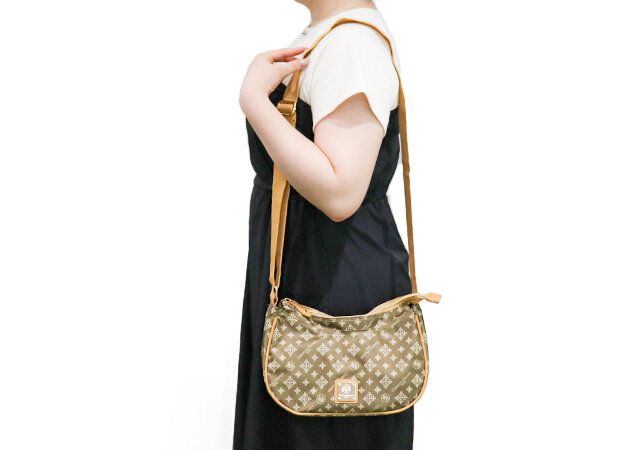 宝島社CHRISTIAN OLIVIER PARISのハーフムーンバッグ付録10