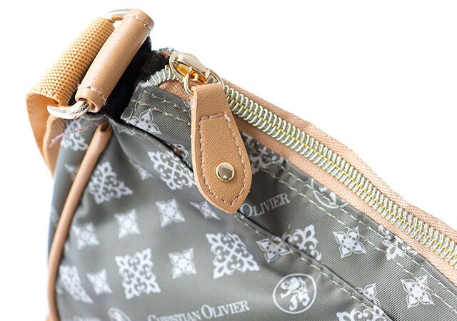 宝島社CHRISTIAN OLIVIER PARISのハーフムーンバッグ付録5