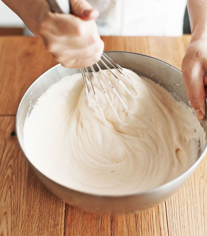 残りのメレンゲを混ぜる