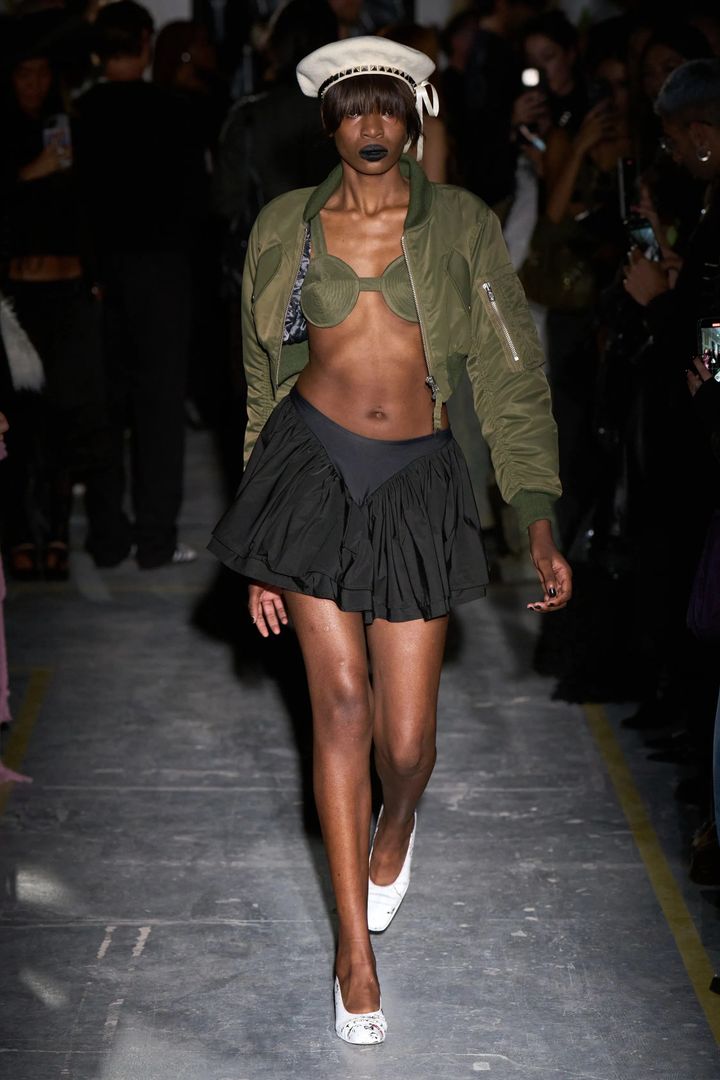 ヴァケラ 2024年春夏コレクションより。