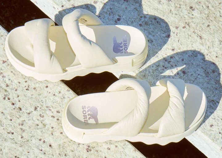 画像: サンダル￥15,950（SOREL） www.sorel.jp