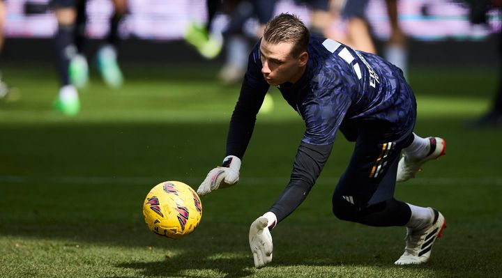 レアル・マドリーGKルニン、愛妻が手伝ってくれるGKトレーニングがこちら