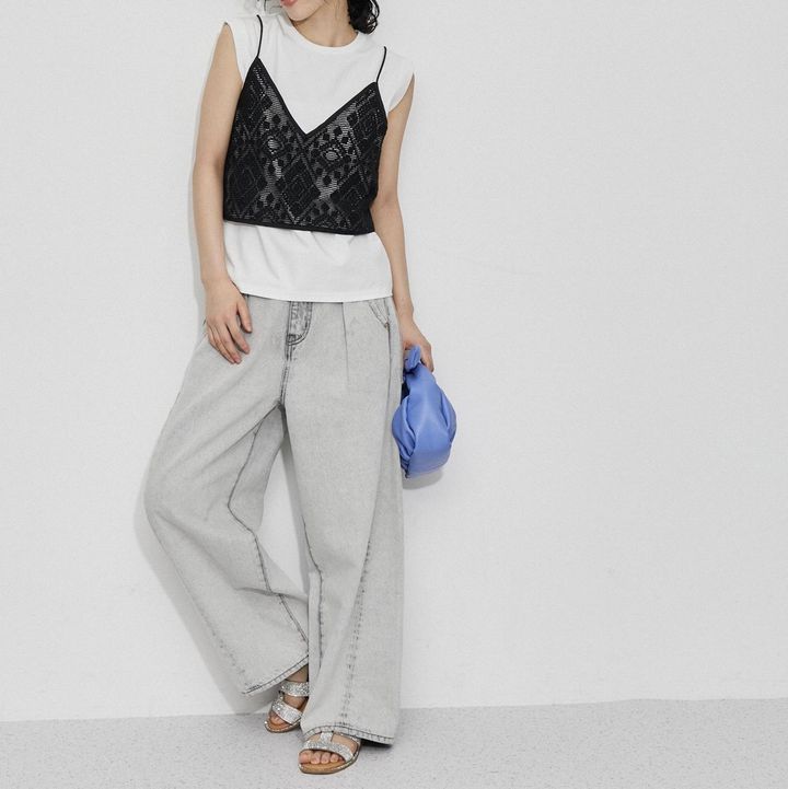 画像: キャミソール￥15,400（ADAM ET ROPÉ FEMME） www.junonline.jp