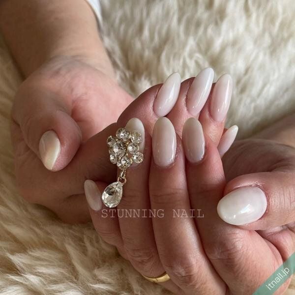 STUNNING NAILが投稿したネイルデザイン [photoid:I0112652] via Itnail Design (737060)