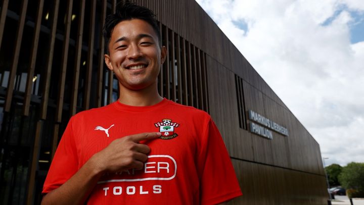 サウサンプトン移籍の菅原由勢、入れ替わりの毎熊晟矢が送った一言は