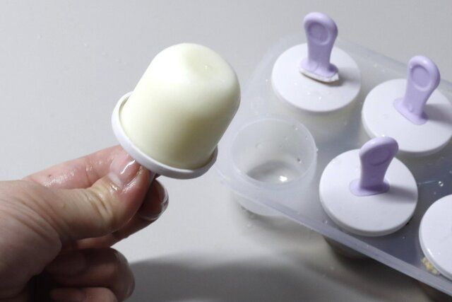 ダイソー アイスキャンディーメーカー（シンプル、6本取り） 完成 レシピ ヨーグルト カッテージチーズ