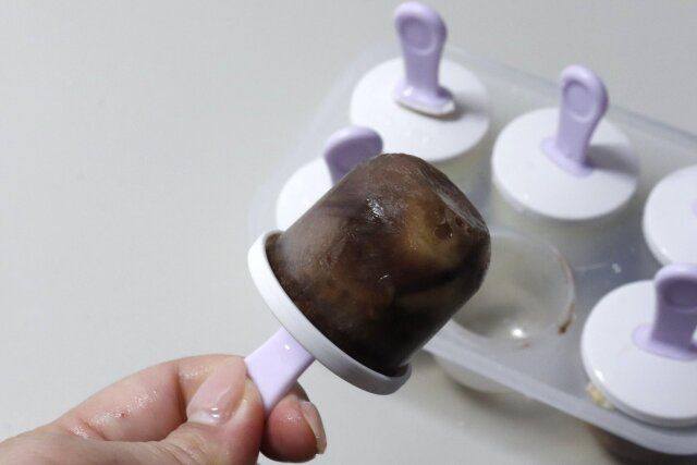 ダイソー アイスキャンディーメーカー（シンプル、6本取り） 完成 レシピ バナナ チョコ