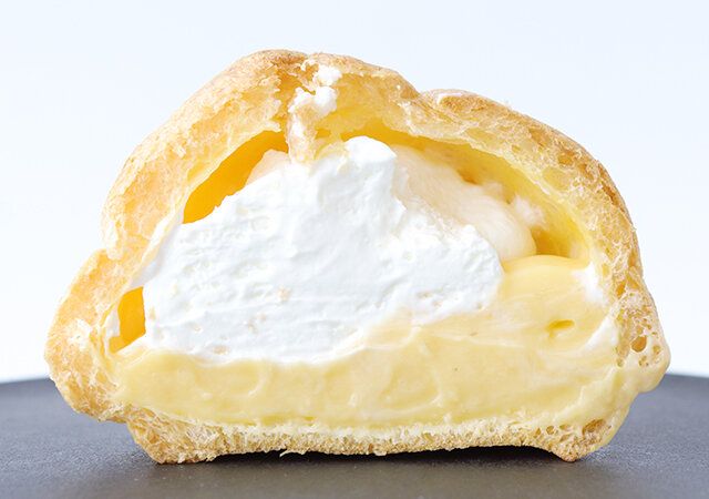 ファミリーマート たっぷりクリームのダブルシュー断面