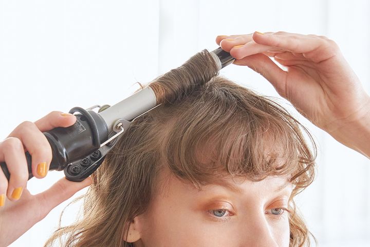 広がりやすい髪のアレンジはボリュームヘアに！プロのヘアメイク直伝の簡単アレンジ