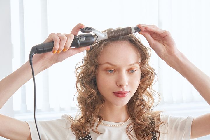 広がりやすい髪のアレンジはボリュームヘアに！プロのヘアメイク直伝の簡単アレンジ