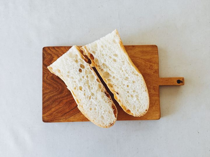 少ない材料で本格的なおいしさ！キューカンバーサンドの作り方【パン好きなsumire.のバゲットサンドのレシピ vol.21 〜レシピで旅するヨーロッパ〜】