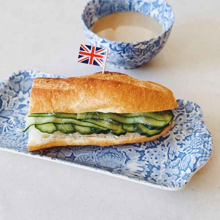 少ない材料で本格的なおいしさ！キューカンバーサンドの作り方【パン好きなsumire.のバゲットサンドのレシピ vol.21 〜レシピで旅するヨーロッパ〜】