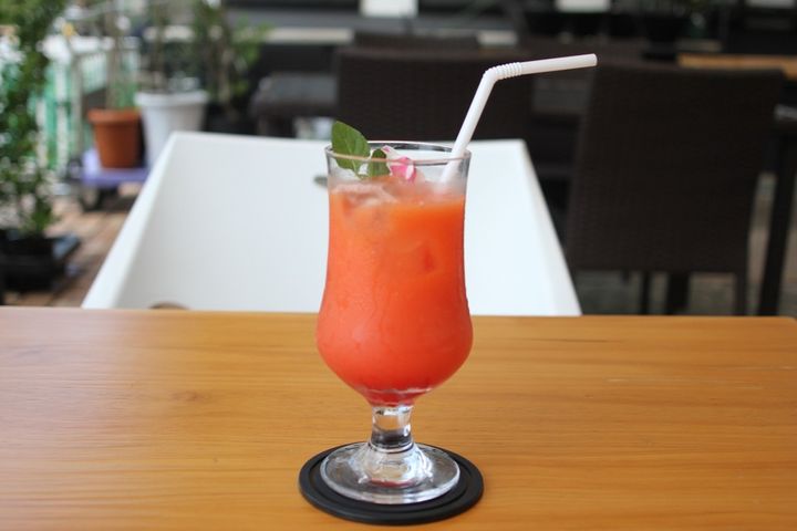 「ザクロオレンジ」は混ぜると色が変わってキレイ！