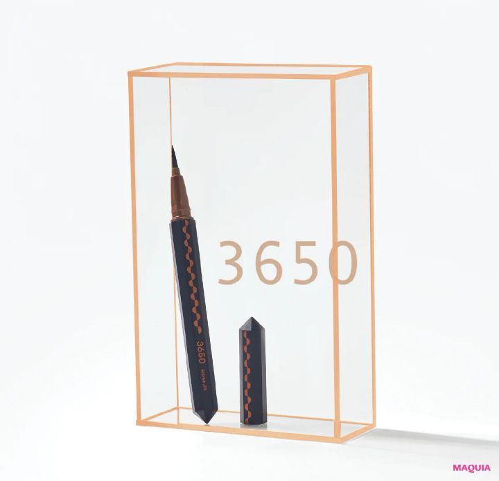 注目アイテムはコレ！ リキッドアイライナー ブラウンブラック