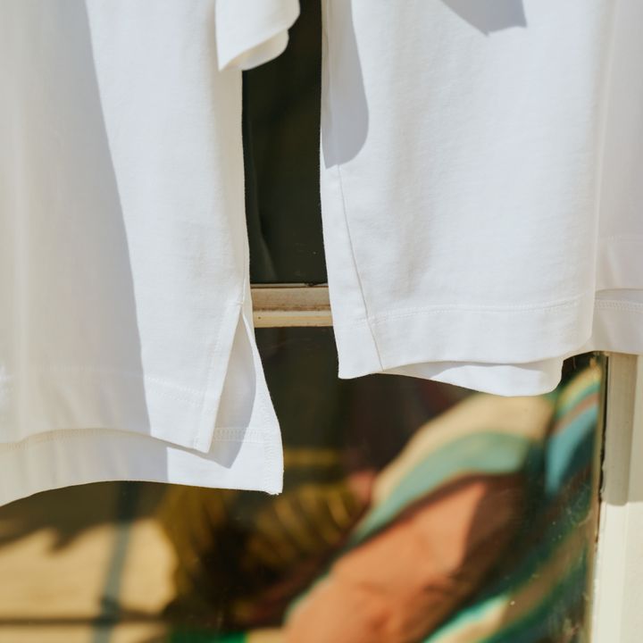 ビッグシルエットorほんのりフィット、どちらを選ぶ？《無印良品》の白Tシャツはカジュアルの一歩先行く着こなしが叶う【マイスタンダードブック】