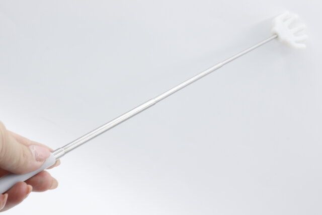 ダイソー シリコーン 孫の手 伸縮