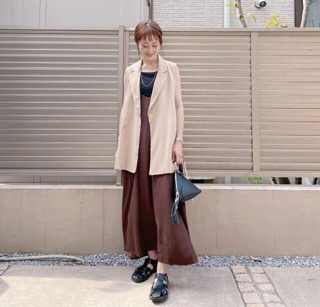 ジレとキャミワンピースの夏コーデ