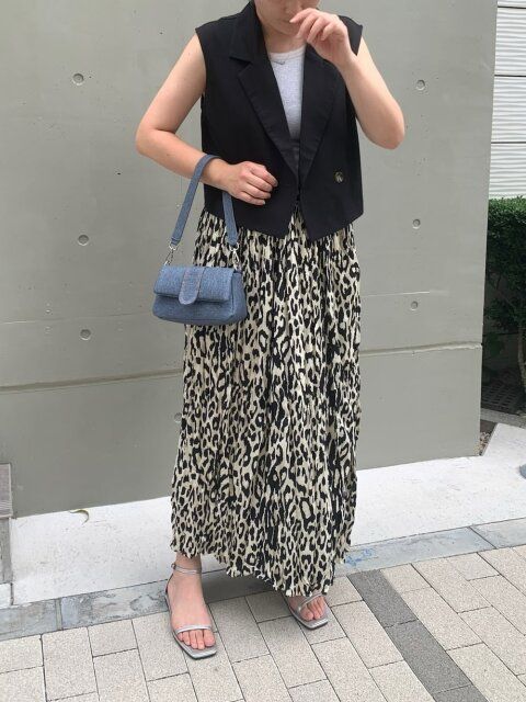 黒ジレのコーデ5