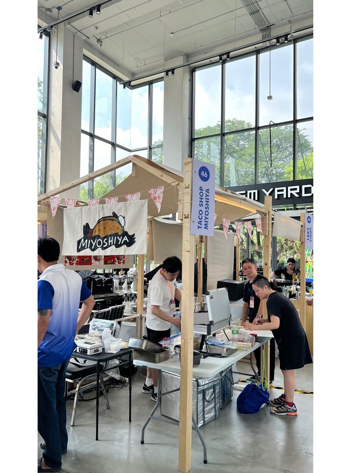 〈エムスフィア〉のイベントブース