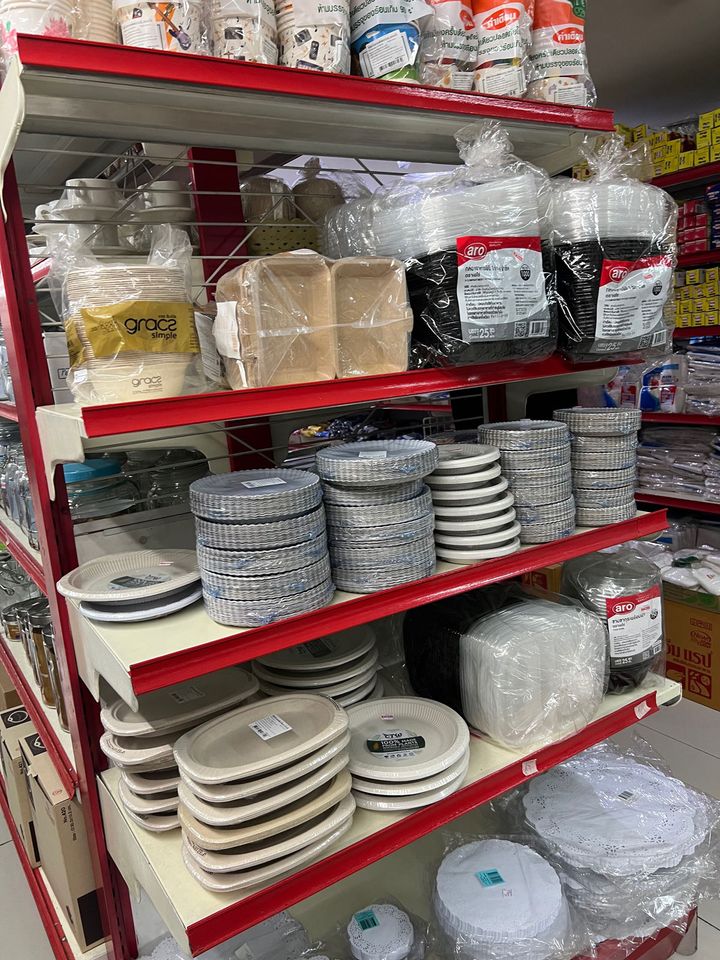 紙皿や紙ナプキンなどの資材